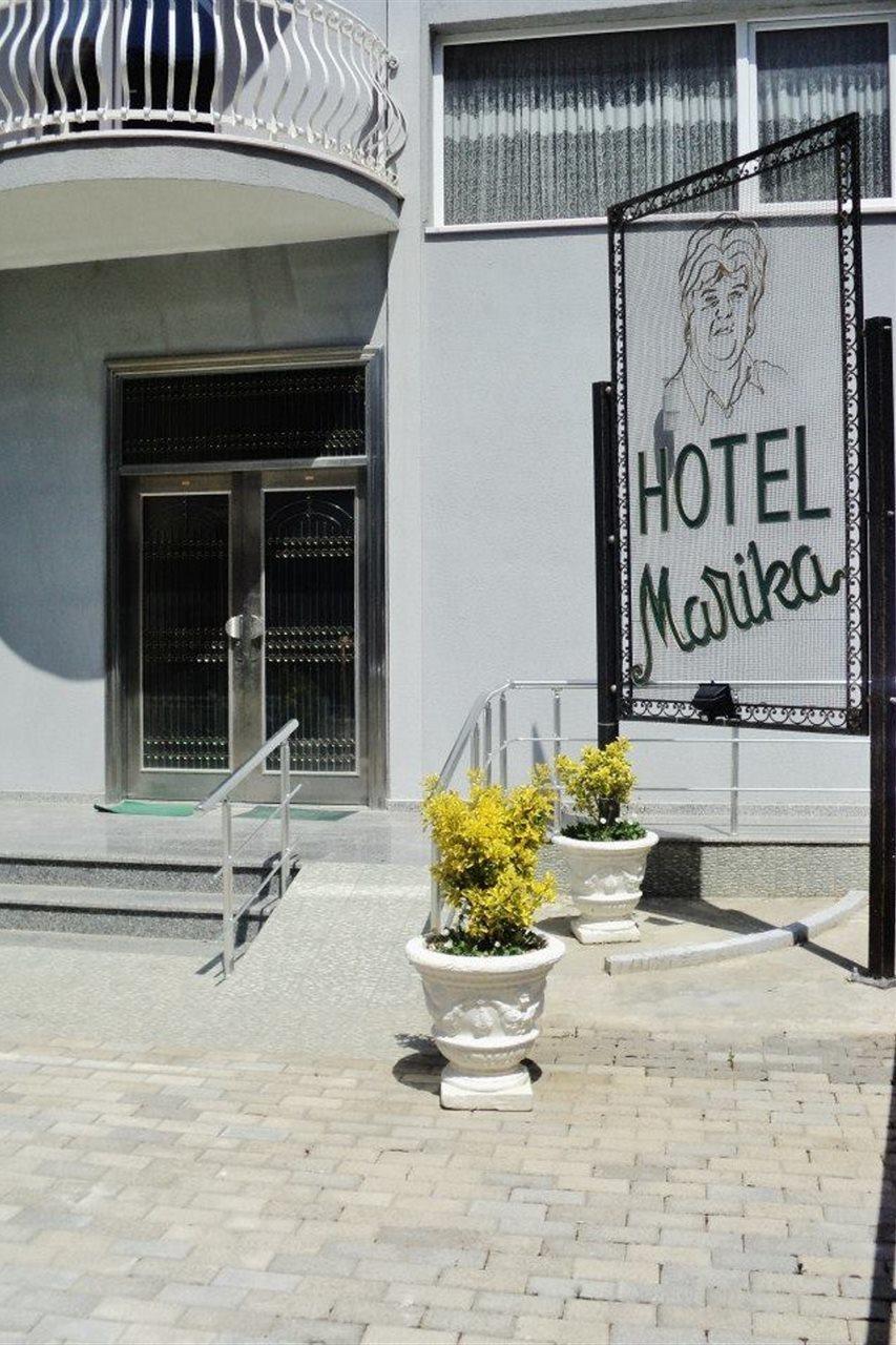 Hotel Marika Голем Екстериор снимка