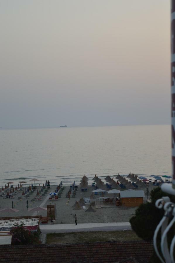 Hotel Marika Голем Екстериор снимка